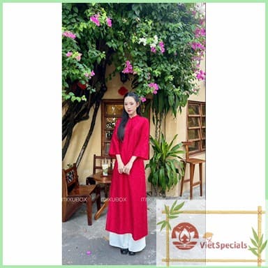 Floral Woven Silk Áo Dài – Modern Elegance Meets Tradition